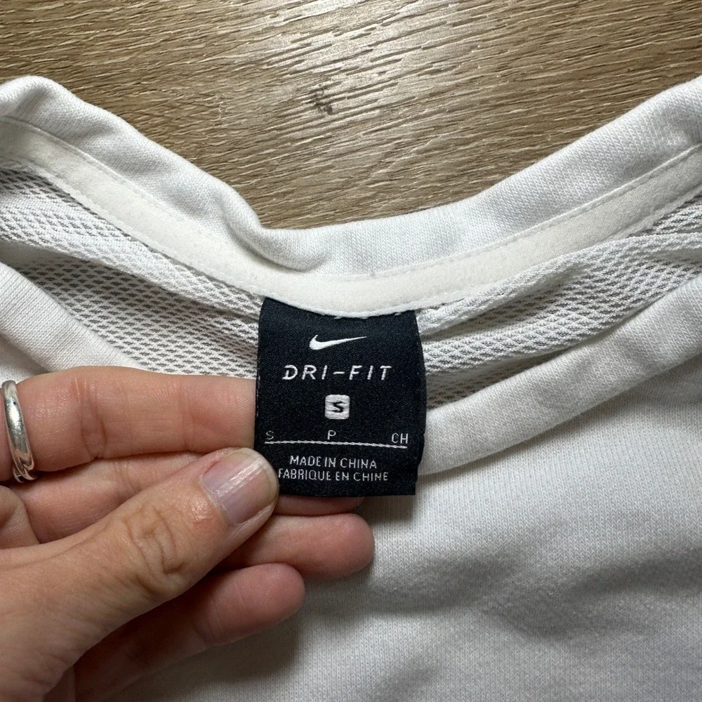 Nike Womens Pullover Minimalist White Mesh Back Athletic Short Sleeve Size Small